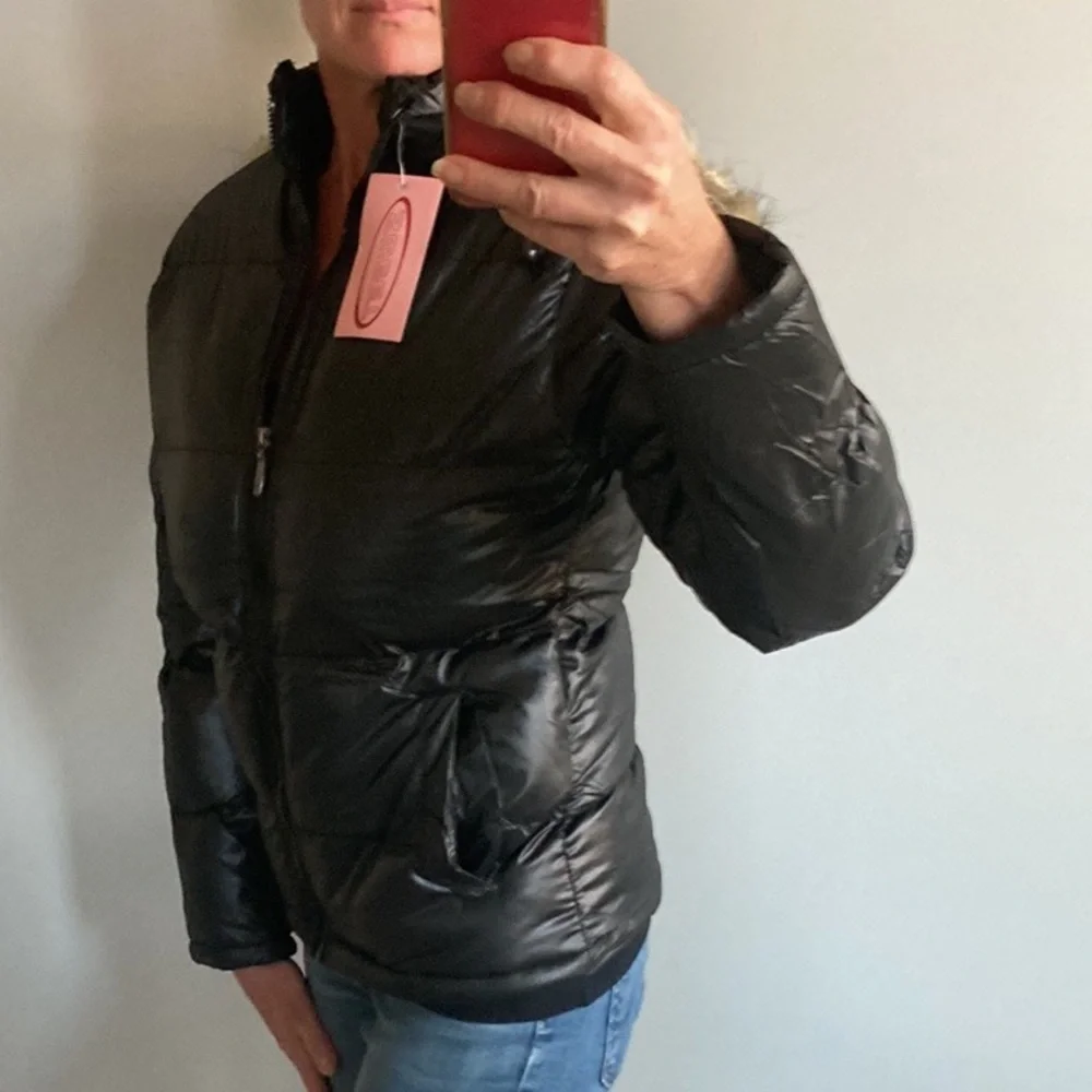 Black Hooded Puffer Jacket - Picture 5 of 9